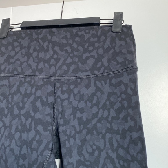 Lululemon wunder under high rise leopard 25” leggings - Picture 4 of 4